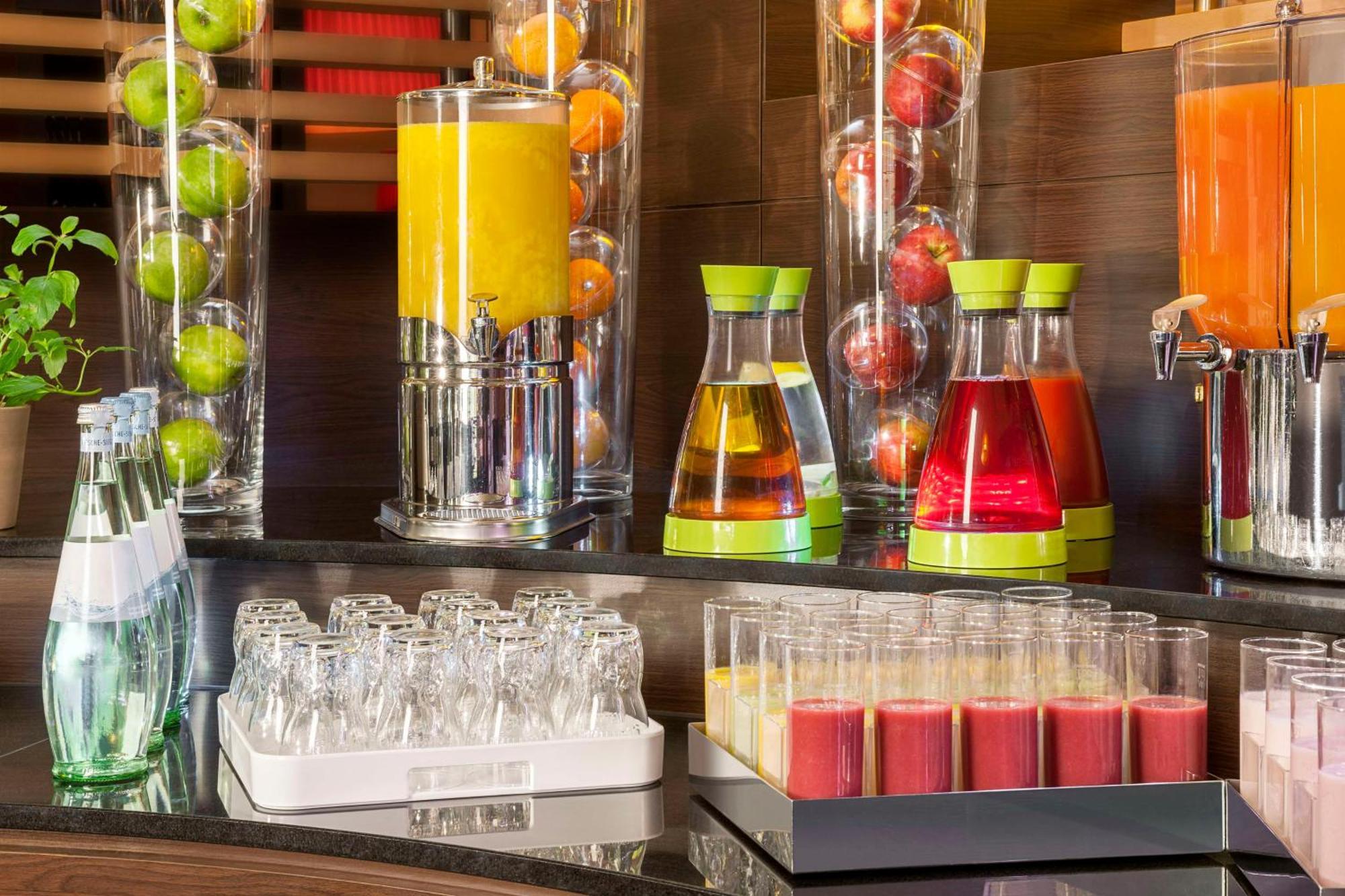 Nh Potsdamer Platz Hotel 4*