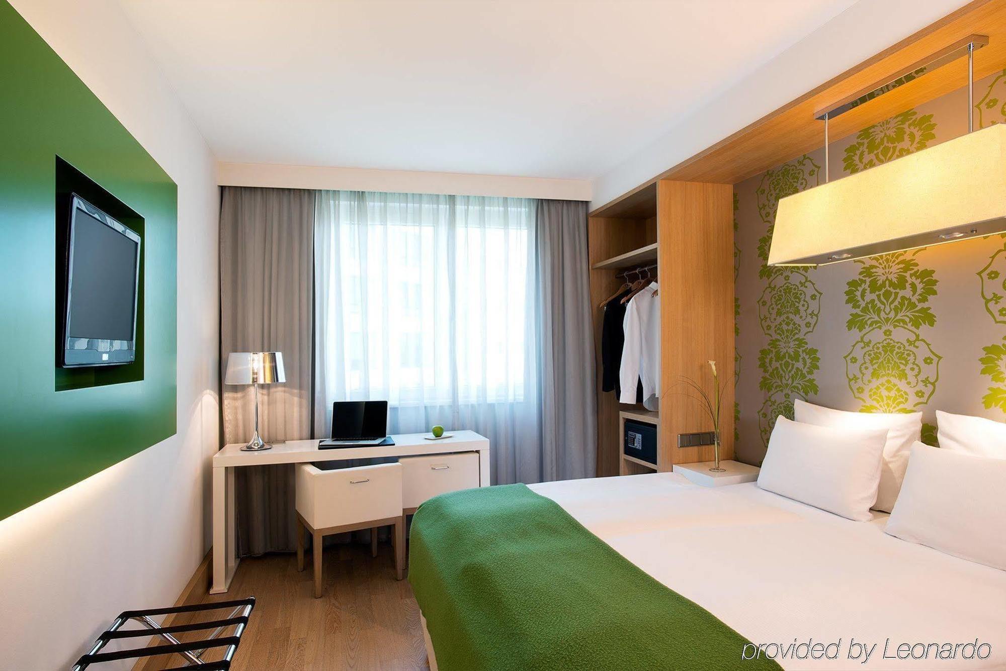 Nh Potsdamer Platz 4* Berlim