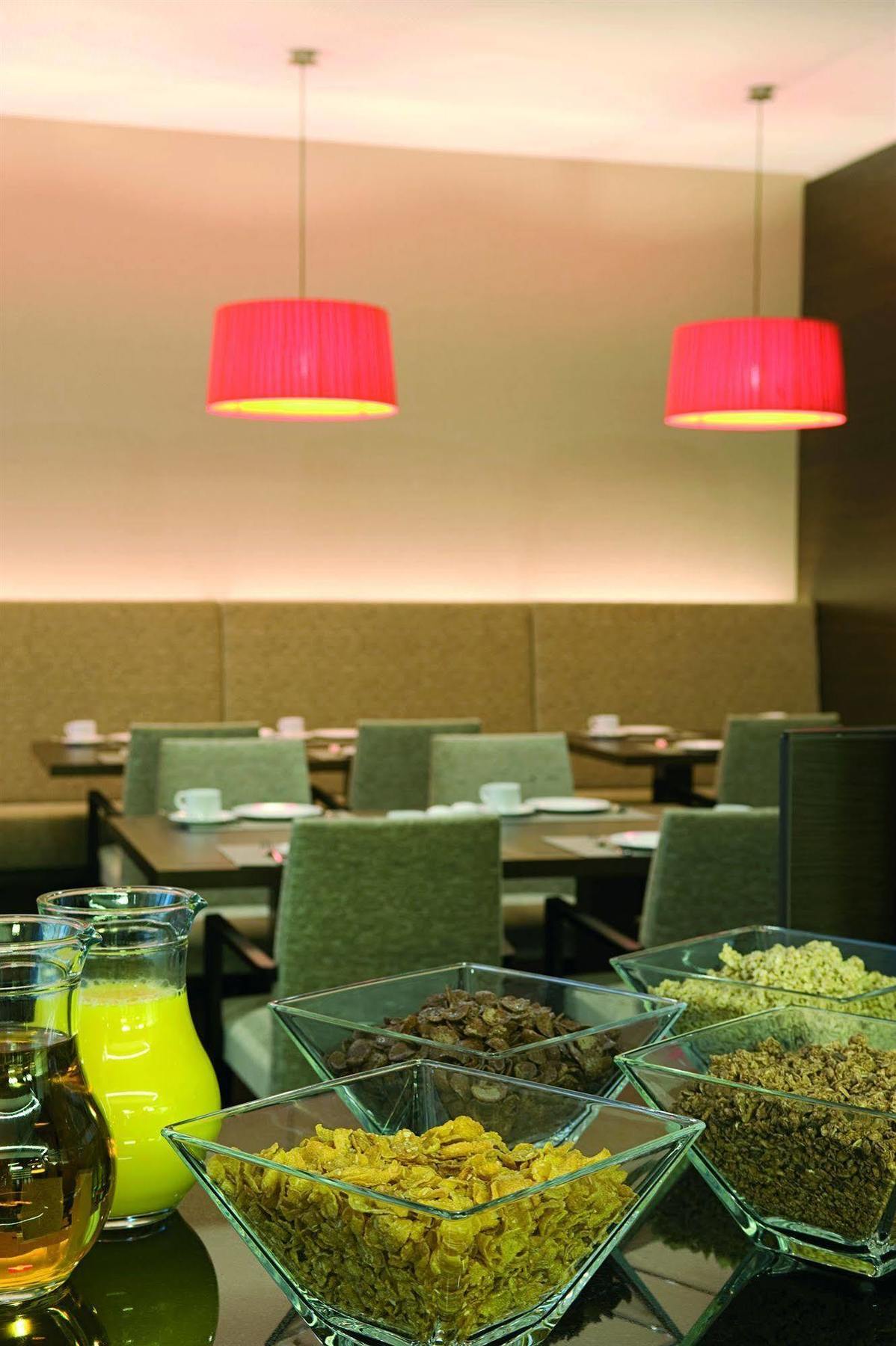 Nh Potsdamer Platz 4* Berlim