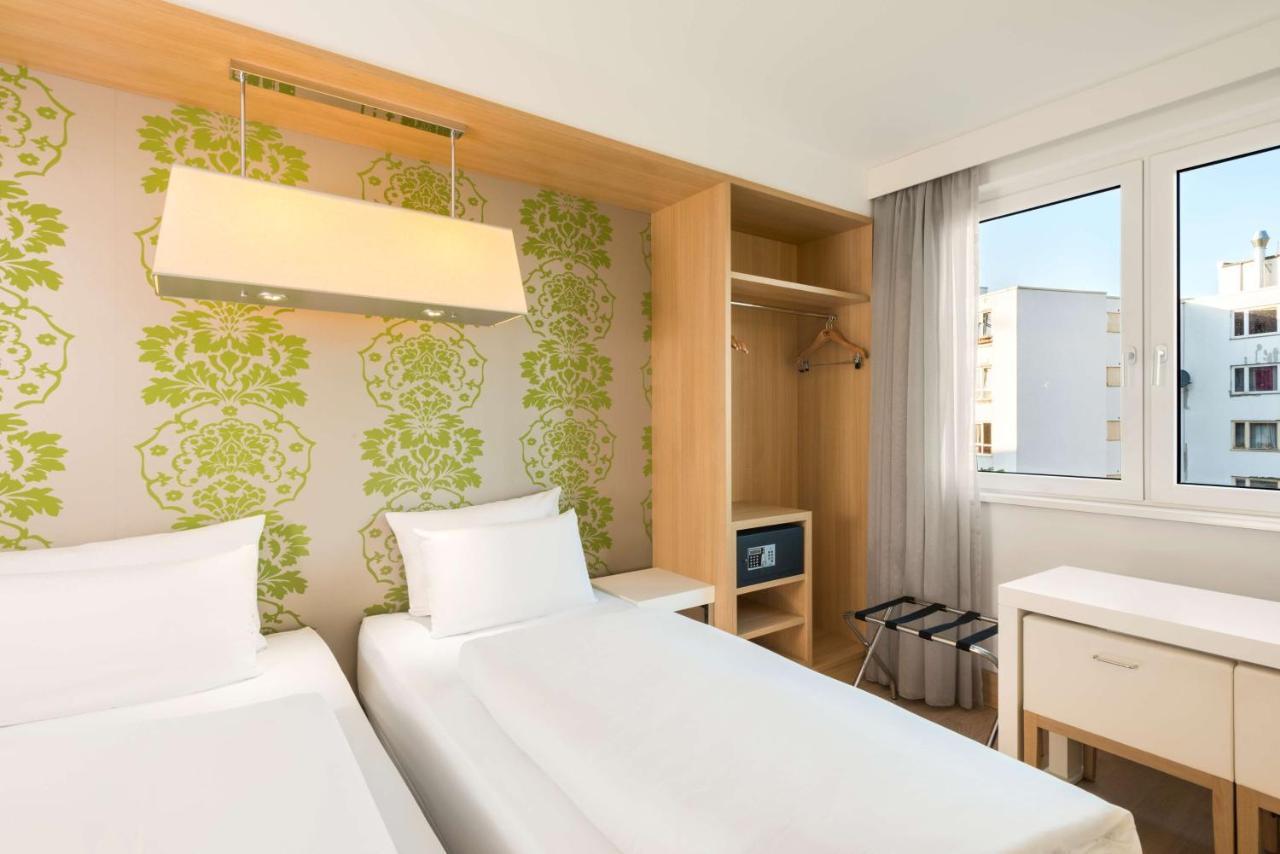 Nh Potsdamer Platz Hotel 4*